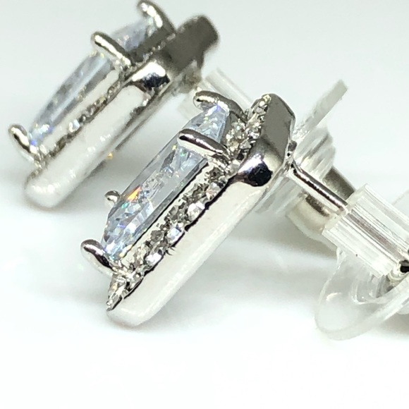 925/14kw Gold Cushion Cut CZ Necklace & Earrings Set - Picture 13 of 15